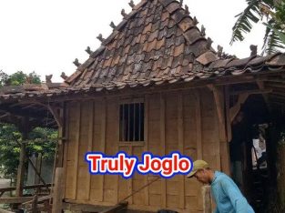 Rumah Kayu Antik atap model Joglo bahan kayu jati