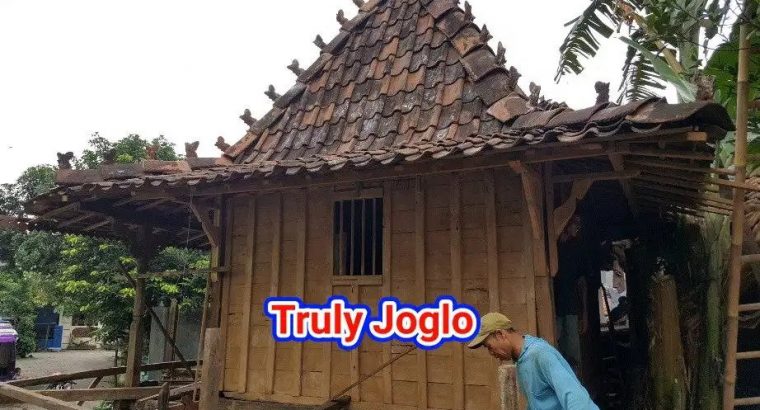 Rumah Kayu Antik atap model Joglo bahan kayu jati