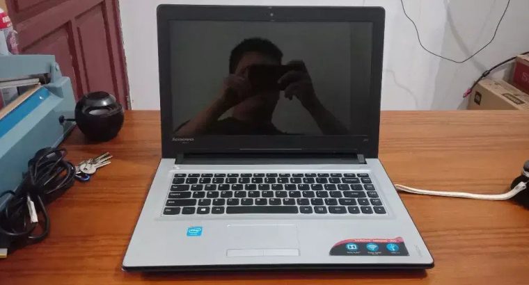 Dijual murah laptop lenovo ideapad 300 normal