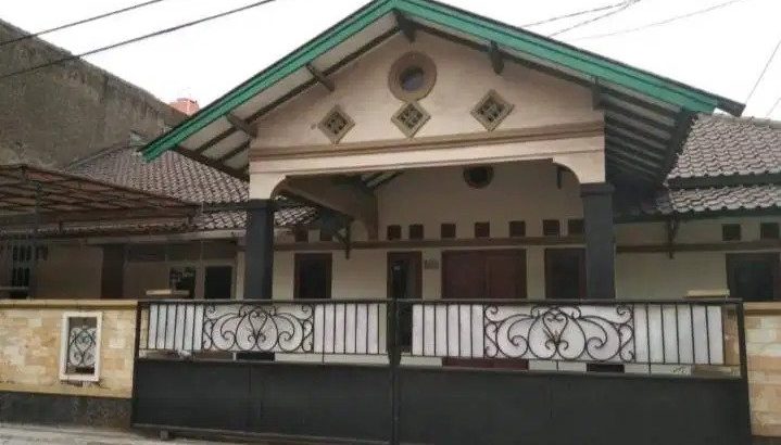 Dijual/Disewakan Rumah Luas, Murah lokasi strategi