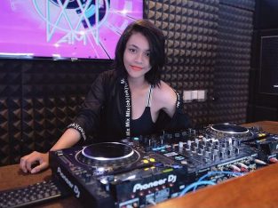 Disk Jockey Parama Studio