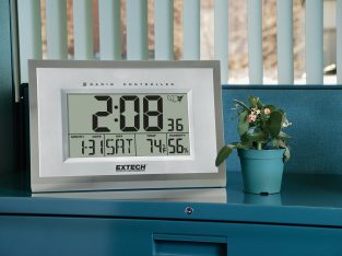 Radio Controlled Thermometer Calendar/Clock